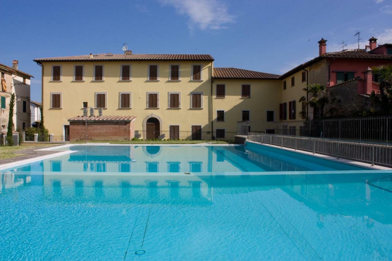 Aparthotel Borgo Di Gramugnana Usigliano Exterior foto