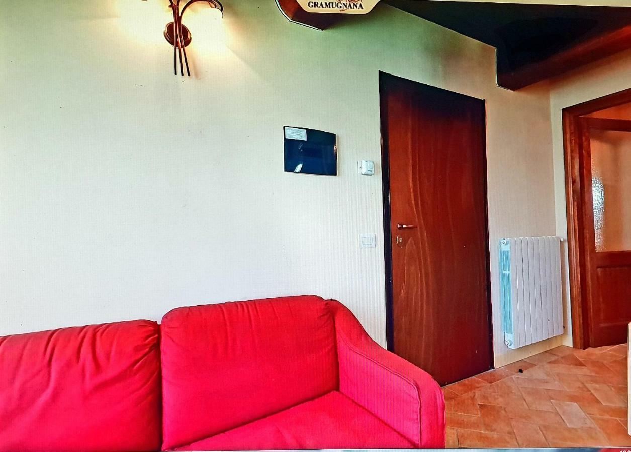 Aparthotel Borgo Di Gramugnana Usigliano Exterior foto