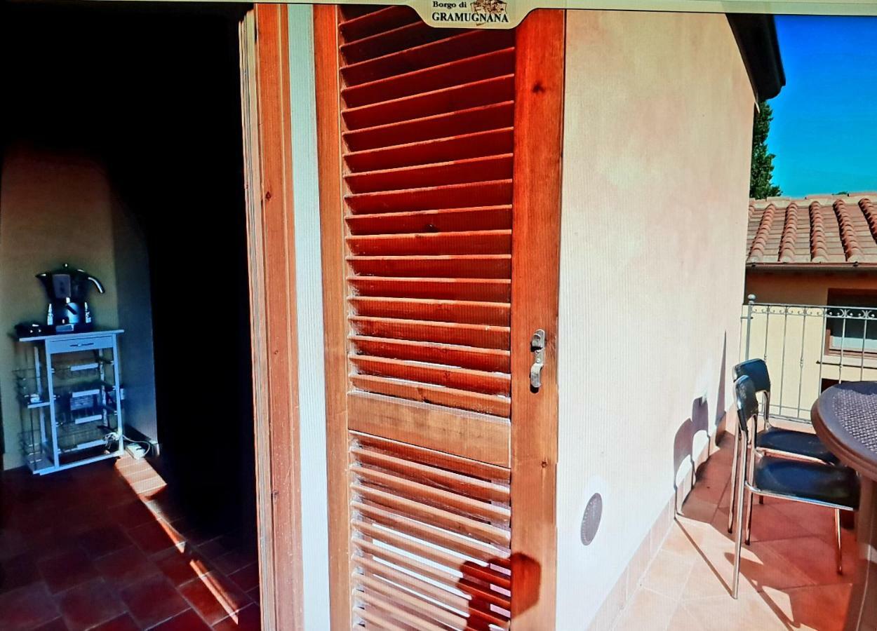 Aparthotel Borgo Di Gramugnana Usigliano Exterior foto